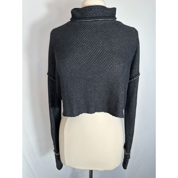 Urban Outfitters Out From Under Turtleneck Size Medium NWT - Picture 3 of 5